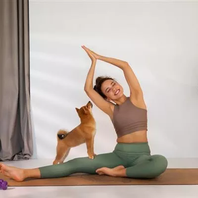 Yoga mit dem Hund Übungen